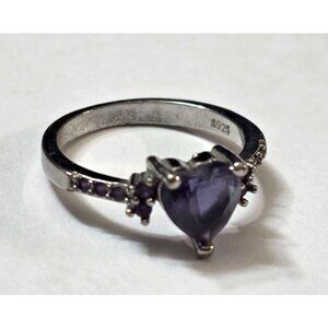 Vtg Sterling Silver S925 Ring Size 6.5 Heart Shaped Amethyst Small Accent Stones